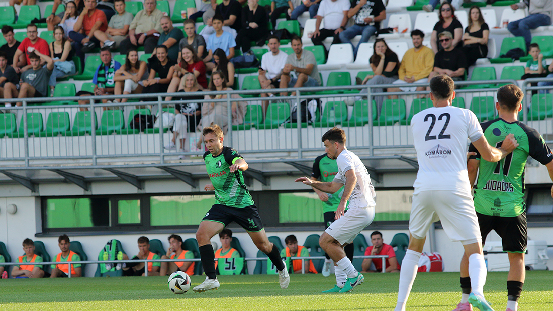 BSC 2526 6F BUDAORS KOMAROM 2 4 BORITO